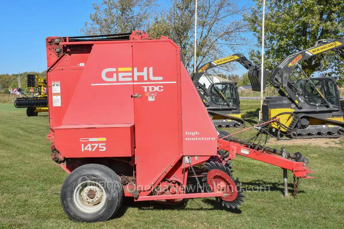 Gallery image 1 for Used 1998 Gehl 1475 TDC Round Baler
