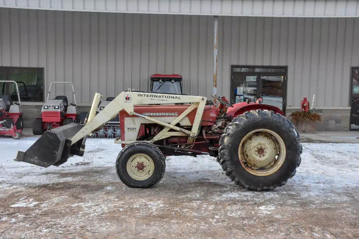 Used 1968 International Harvester 434 Tractor