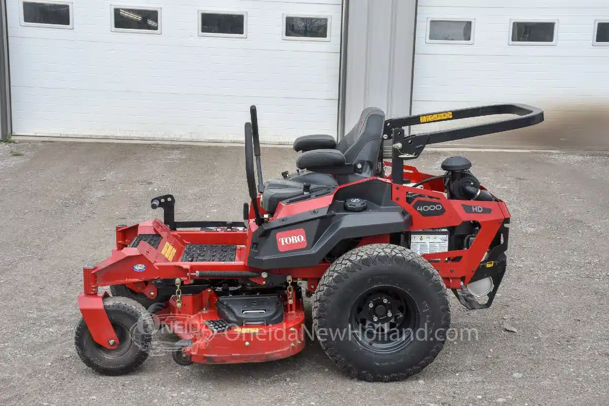 Photo de la Galerie 1 pour 2024 Toro Z MASTER 4000 Tondeuse à rayon de braquage zéro