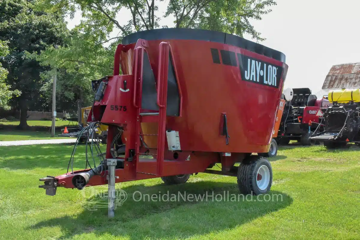 Gallery image 2 for 2016 Jaylor 5575 TMR Mixer