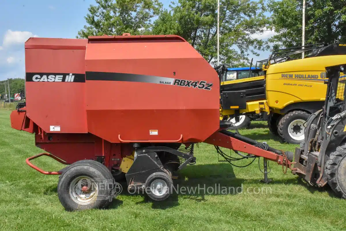 Photo de la Galerie 1 pour 2003 Case IH RBX452 Presse à Balle Ronde