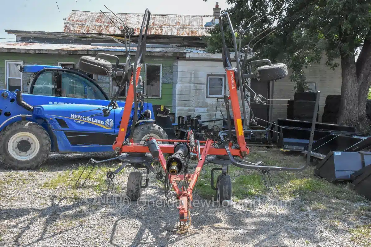 Photo de la Galerie 2 pour 2021 Kubota TE4052T Tedder