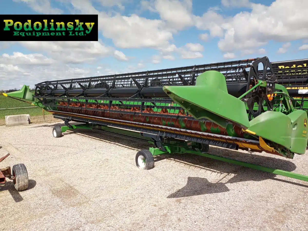 Gallery image 1 for Used 2004 John Deere 635 Header - Flex