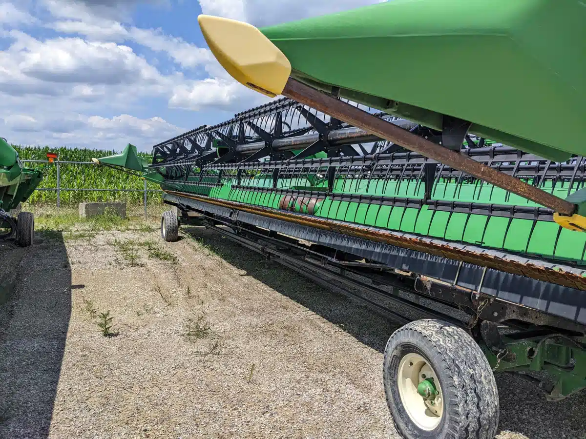 Gallery image 2 for Used 2013 John Deere 640FD Header - Draper