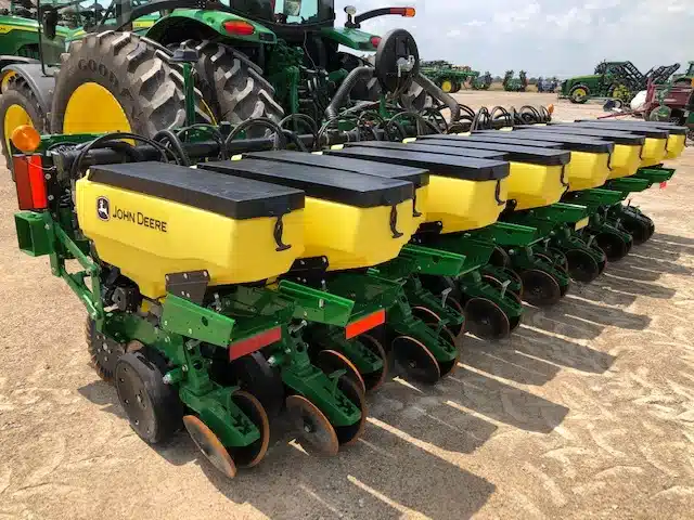 Gallery image 2 for Used 2023 John Deere 1730 Planter