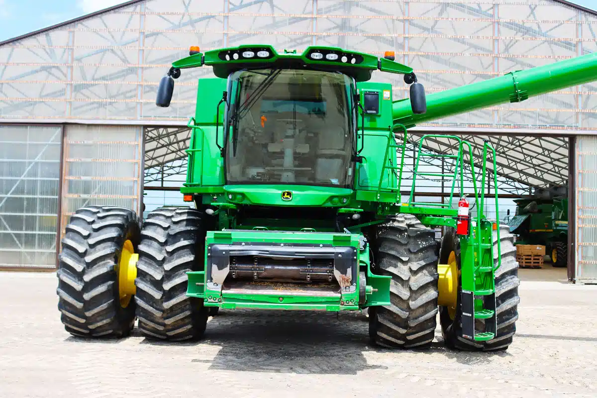 Gallery image 2 for Used 2019 John Deere S790 Combine