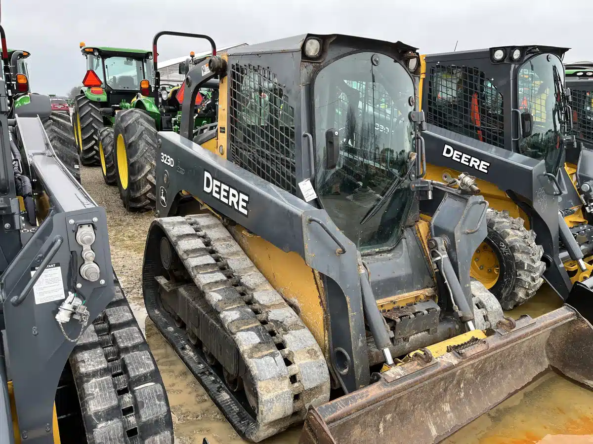 Gallery image 2 for Used 2011 John Deere 323D Track Loader