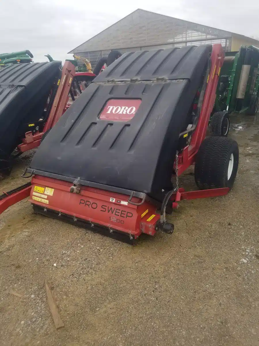 Gallery image 2 for Used 2008 Toro 5200 Aerator