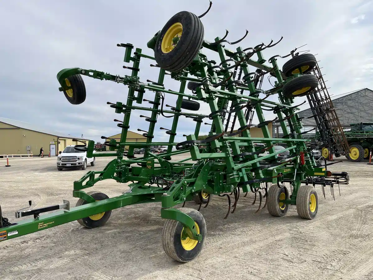 Gallery image 2 for Used 2021 John Deere 2230FH Cultivator