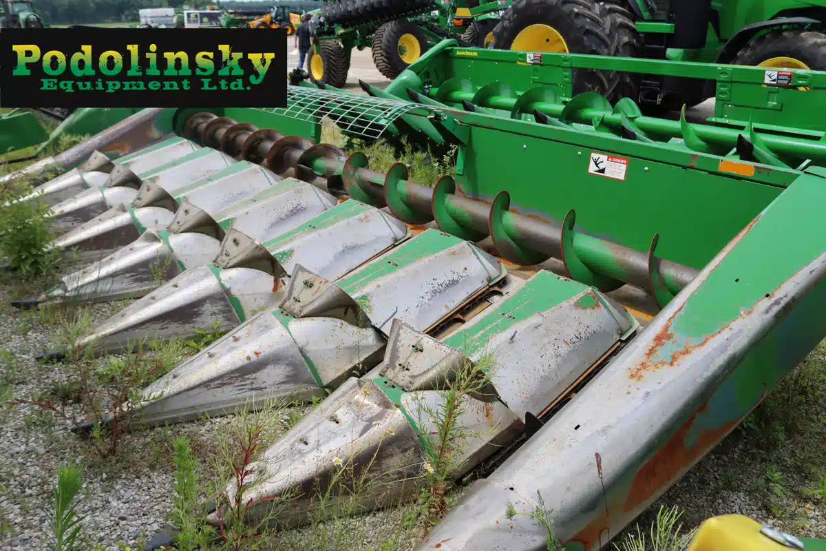Gallery image 1 for Used 1990 John Deere 843 Header - Row Crop