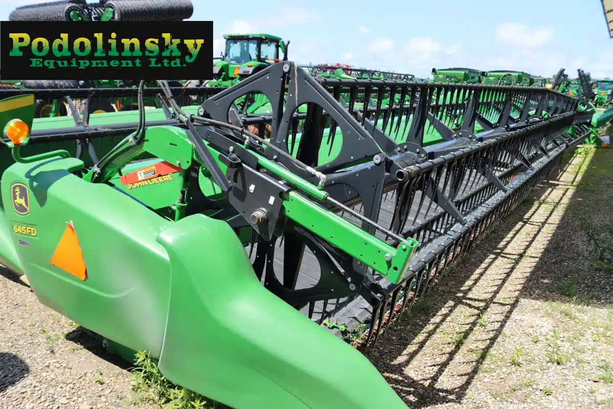Gallery image 1 for Used 2016 John Deere 645FD Header - Draper