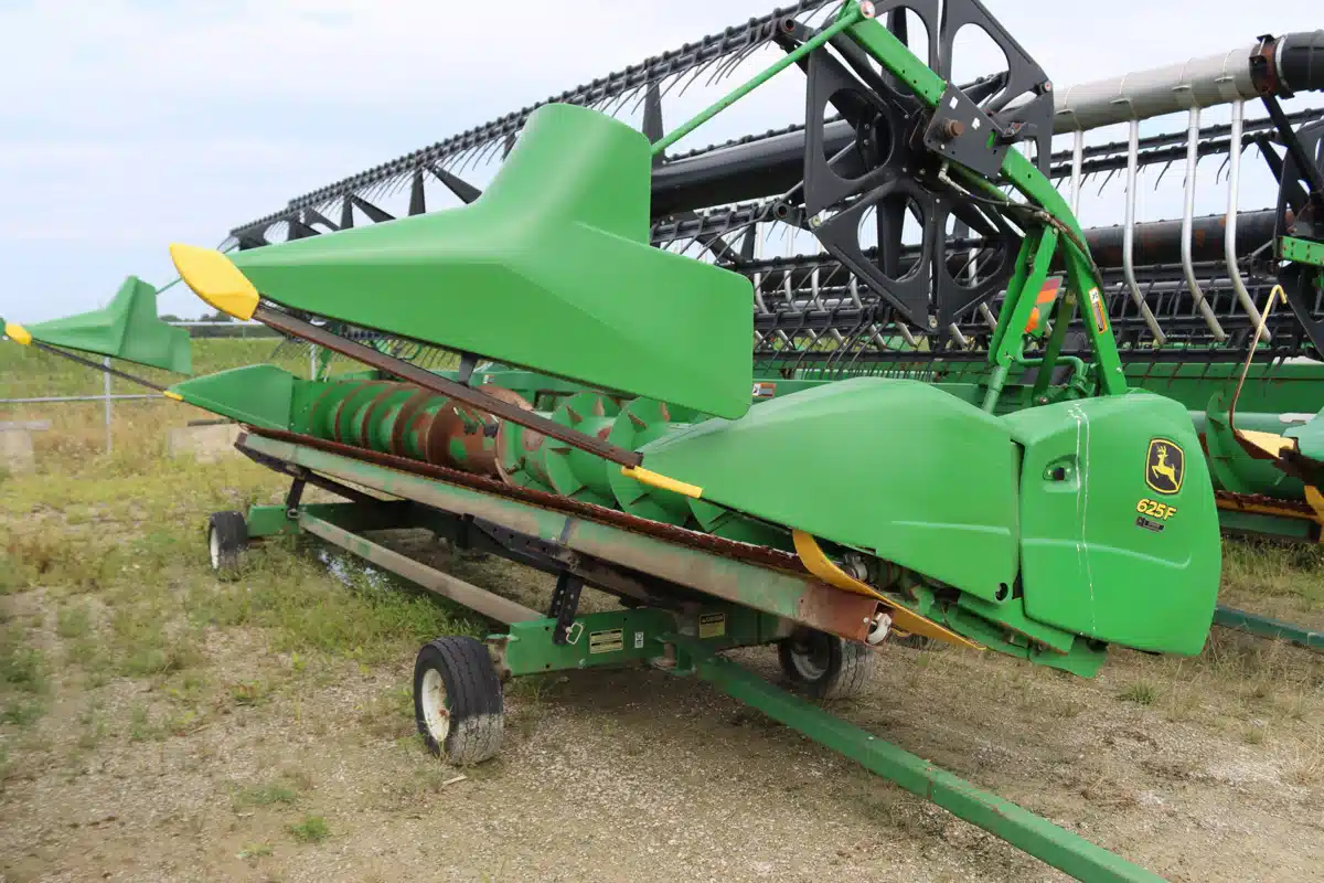 Gallery image 2 for Used 2011 John Deere 625F Header - Flex
