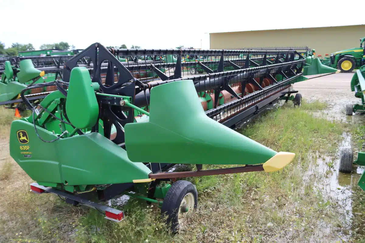 Gallery image 2 for Used 2007 John Deere 635F Header - Flex