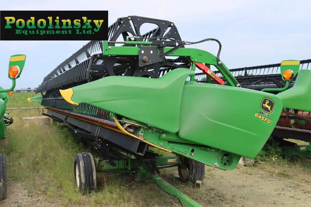 Gallery image 1 for Used 2015 John Deere 645FD Header - Draper