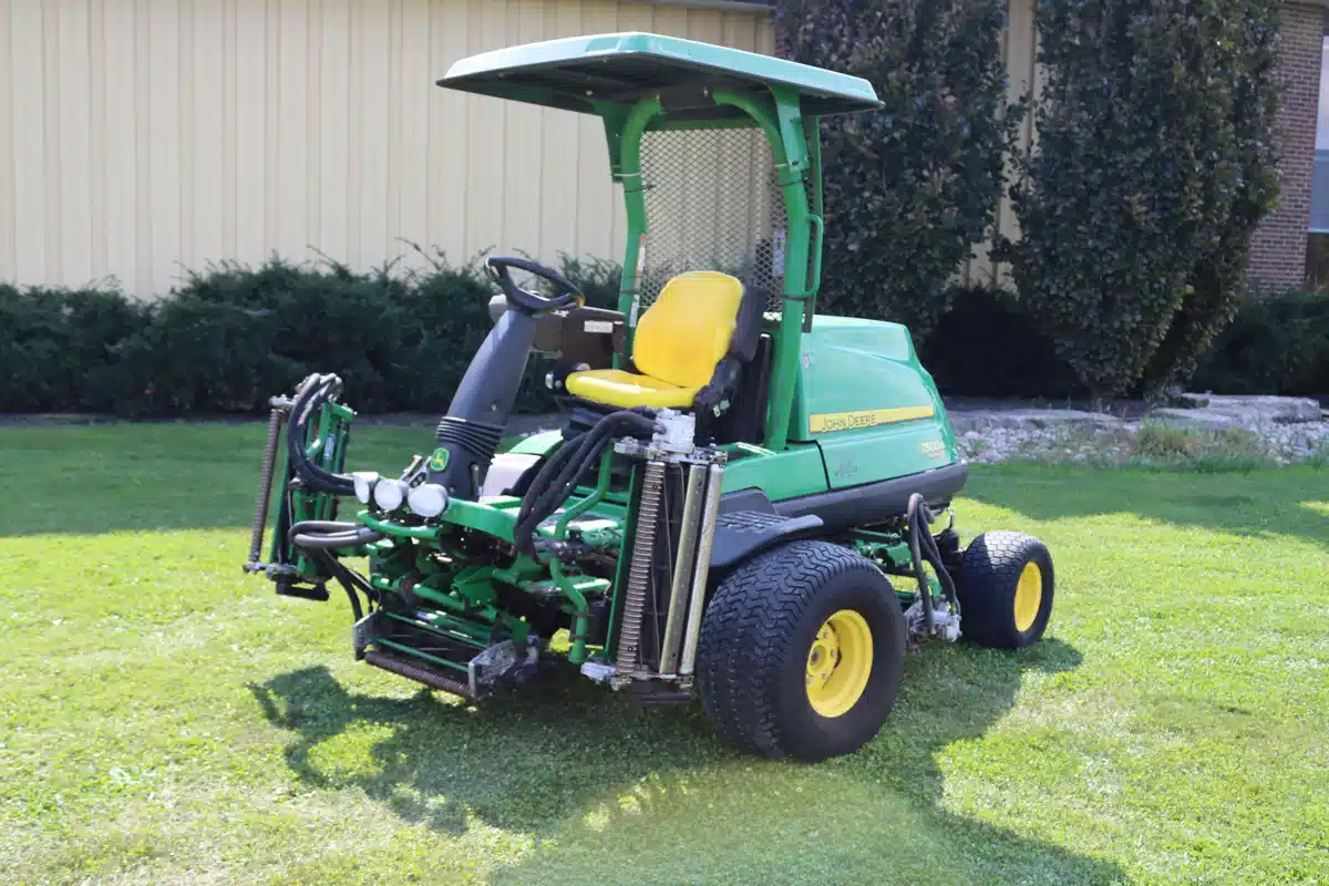 Gallery image 2 for Used John Deere 7500A Mower - Reel