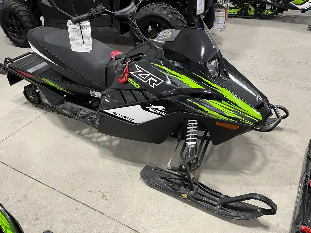 Photo de la Galerie 2 pour 2024 Arctic Cat ZR 200 Motoneige