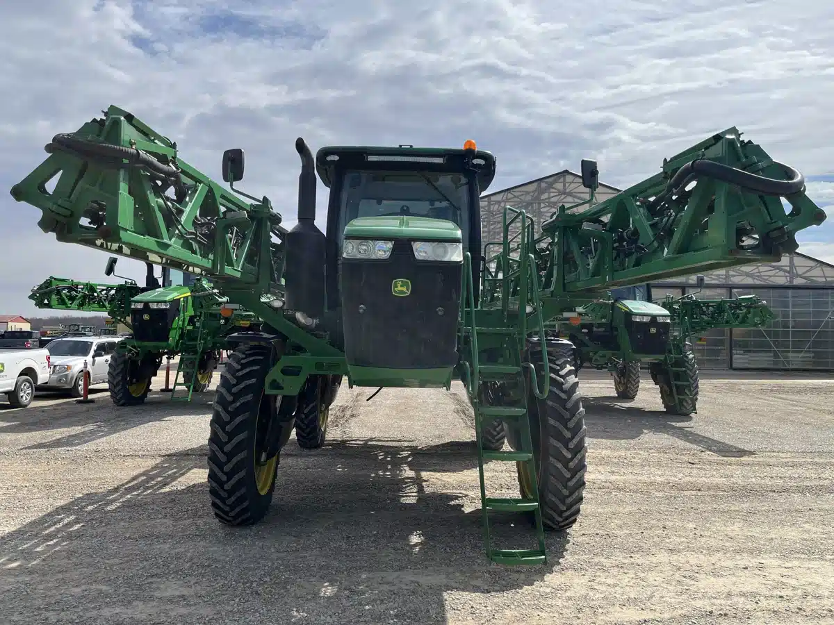 Gallery image 2 for Used 2014 John Deere R4030 Sprayer - Self Propelled