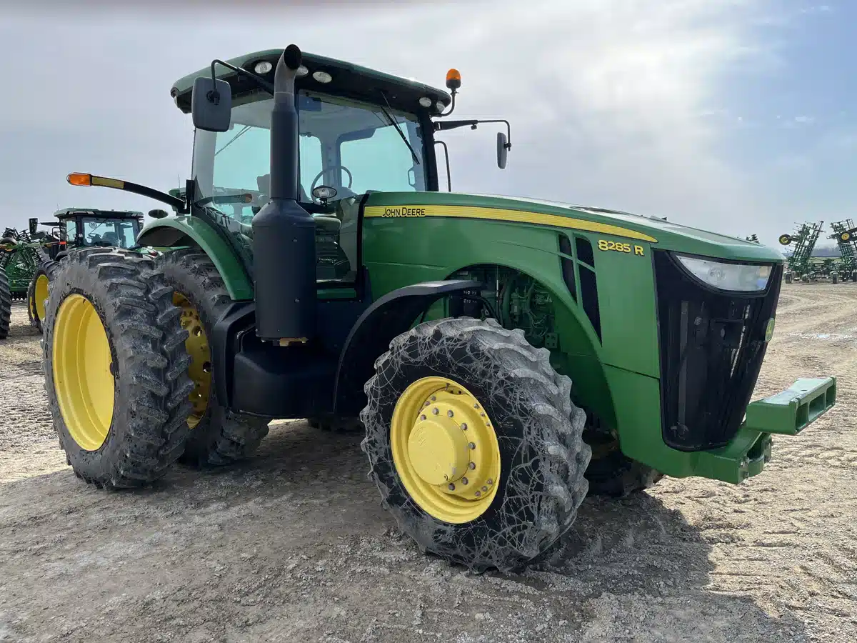 Gallery image 2 for Used 2012 John Deere 8285R Tractor