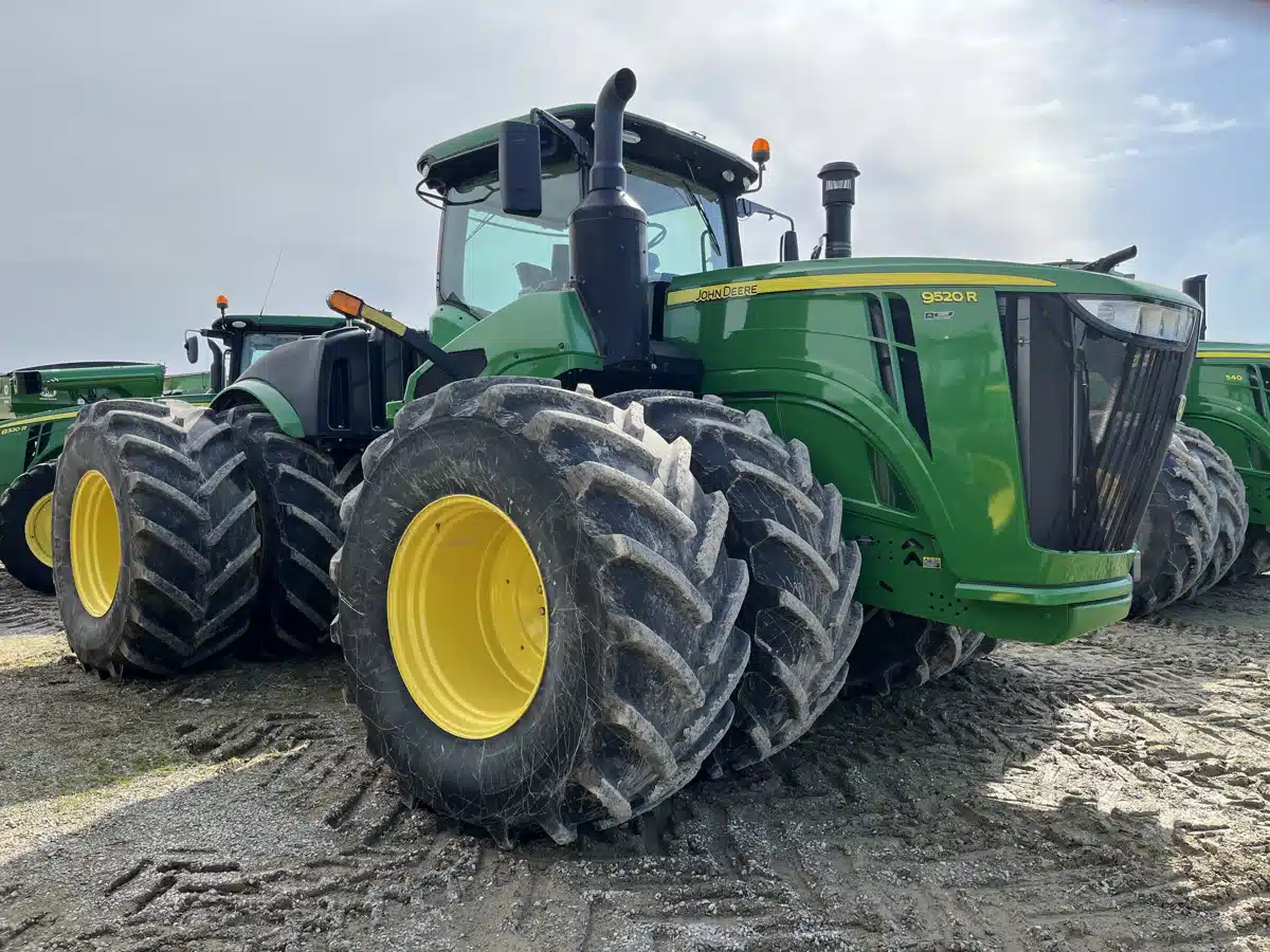 Gallery image 1 for Used 2021 John Deere 9520R Tractor