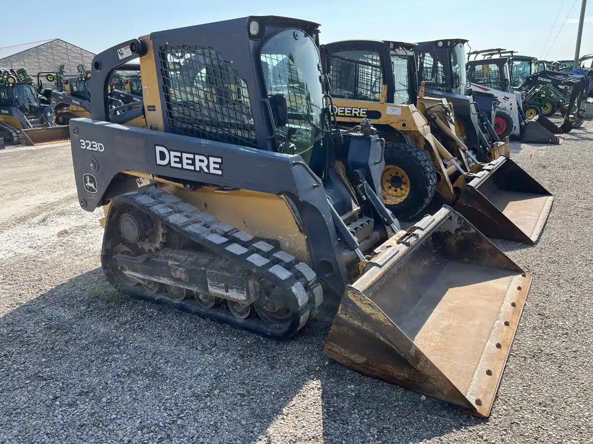 Gallery image 2 for Used 2011 John Deere 323D Track Loader