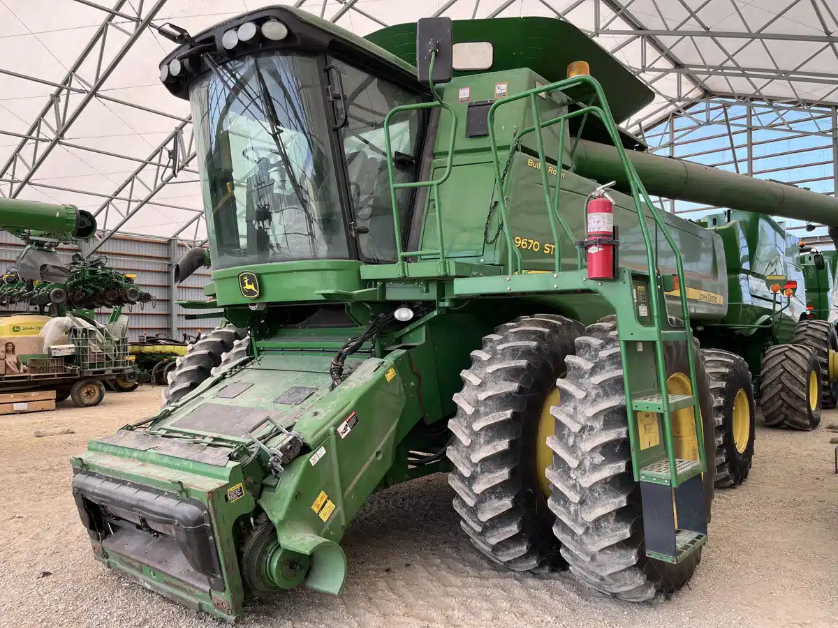 Gallery image 2 for Used 2009 John Deere 9670 STS Combine