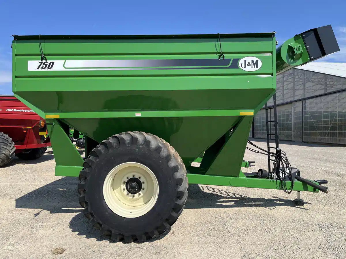 Gallery image 2 for Used 2024 J&M 750 Grain Cart
