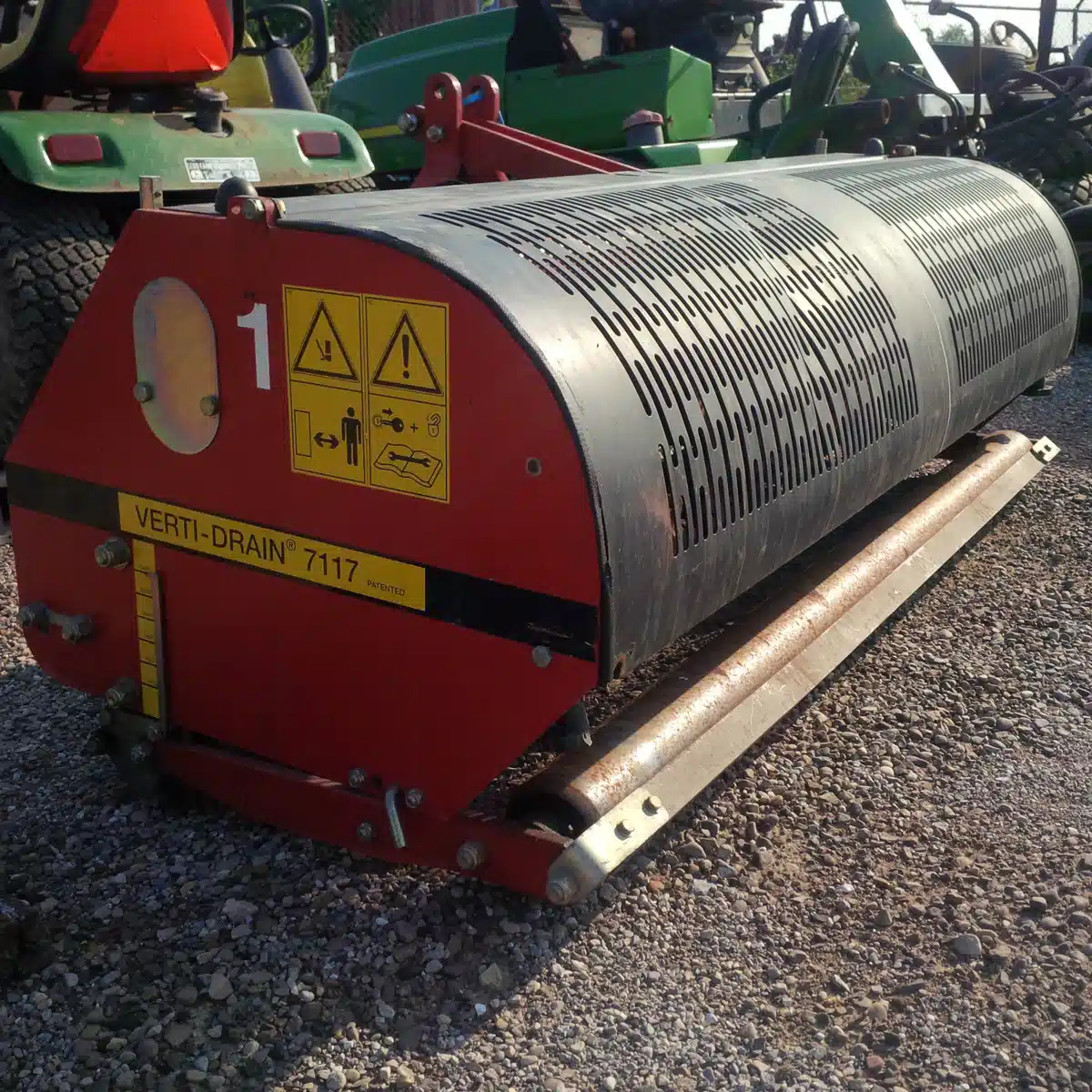 Gallery image 1 for Used John Deere 7117 Aerator