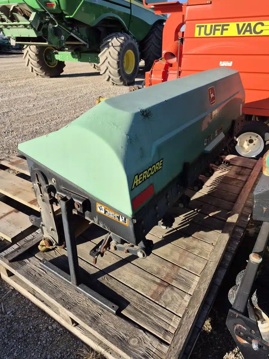 Gallery image 1 for Used John Deere 2000 Aerator