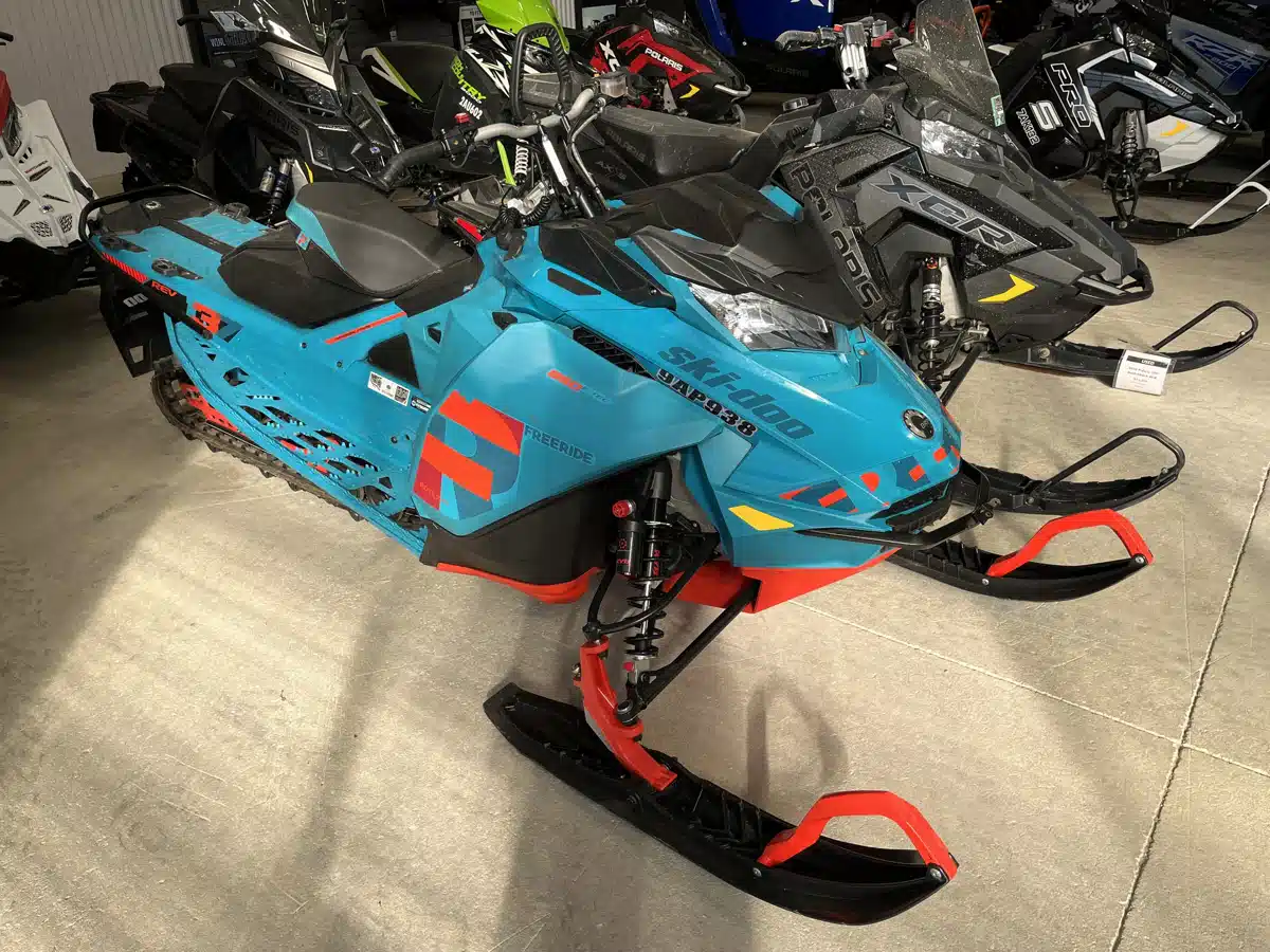Gallery image 2 for Used 2019 Bombardier 850 Freeride Snowmobile