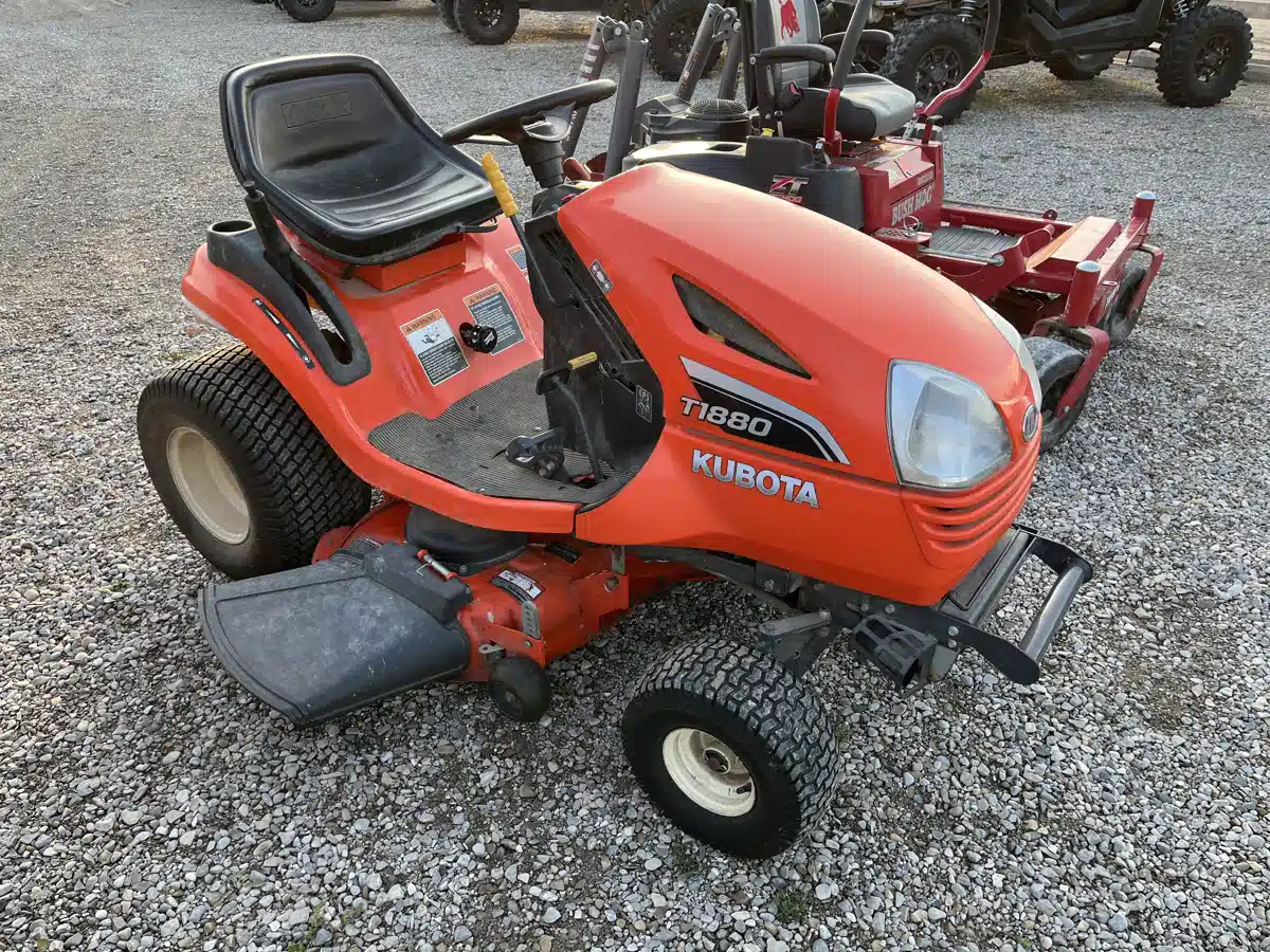 Gallery image 2 for Used Kubota T1880 Lawn Tractor