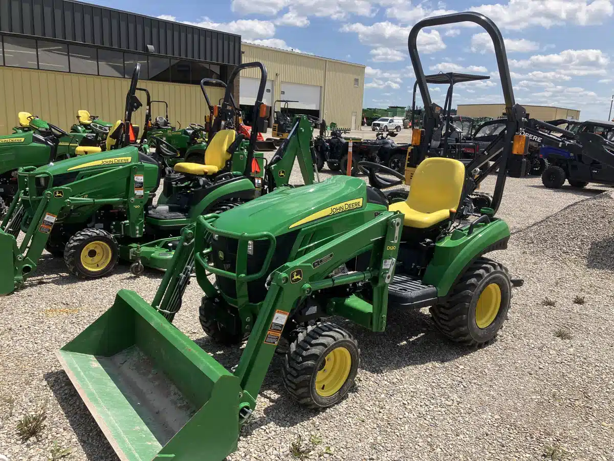 Gallery image 2 for 2021 John Deere 1023E Tractor