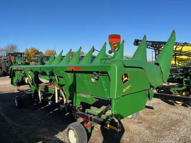 2012 John Deere 608C Header - Row Crop