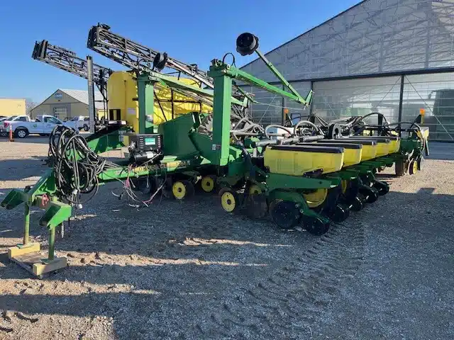 2002 John Deere 1770 Planter