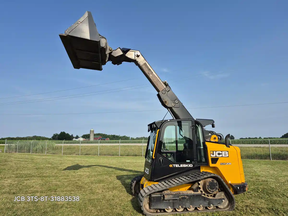 Gallery image 2 for 2023 JCB 3TS-8T Track Loader