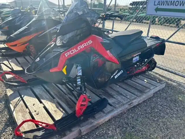 Gallery image 2 for 2021 Polaris 850 MATRYX INDY XC 129 Snowmobile