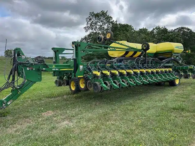 Gallery image 2 for 2015 John Deere DB60 Planter