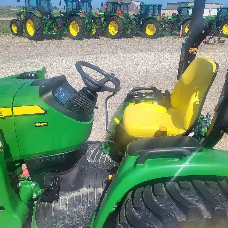 Gallery image 2 for 2023 John Deere 3039R Tractor