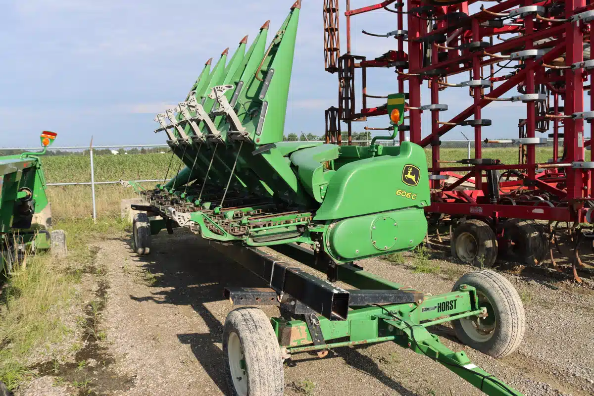 Gallery image 2 for 2009 John Deere 606C Header - Row Crop