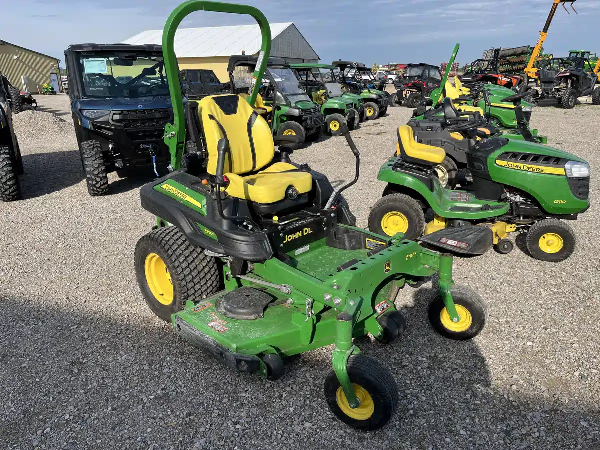 Photo de la Galerie 2 pour 2021 John Deere Z950R Tondeuse à rayon de braquage zéro