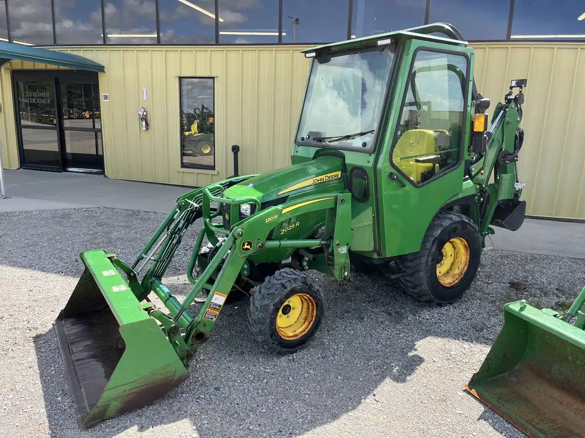 Gallery image 2 for 2019 John Deere 2025R Tractor