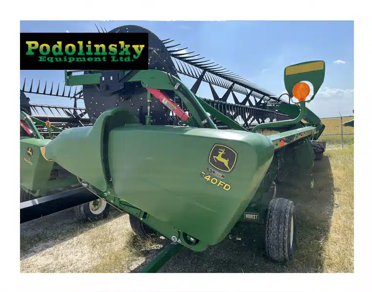 Gallery image 1 for 2017 John Deere 640FD Header - Draper