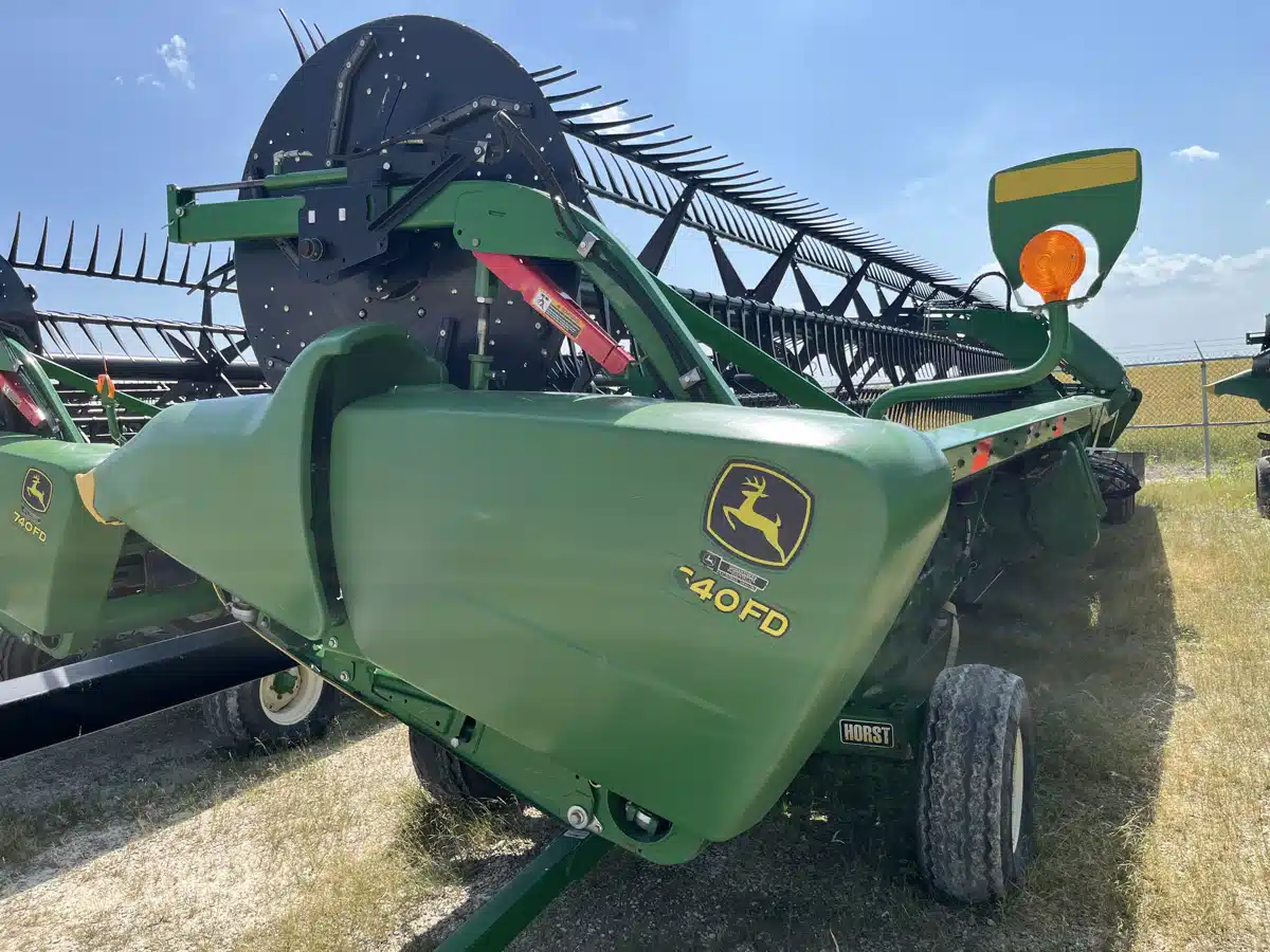 Gallery image 2 for 2017 John Deere 640FD Header - Draper