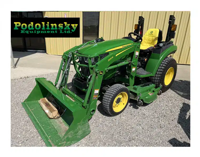 Photo de la Galerie 1 pour 2024 John Deere 2032R Tracteur