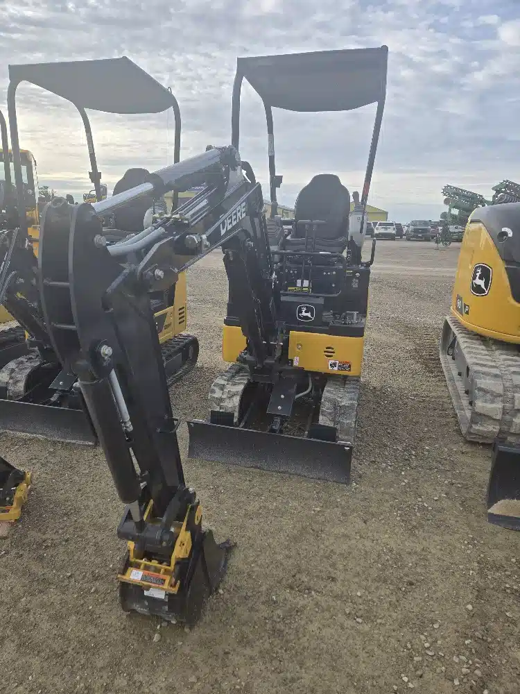 Photo de la Galerie 1 pour 2023 John Deere 17G Excavatrice