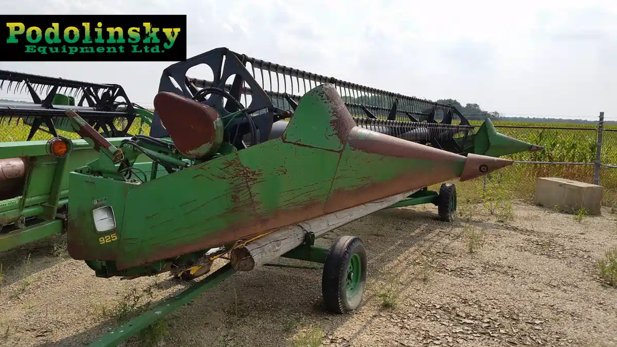 Gallery image 1 for Used 1994 John Deere 925 Header - Auger