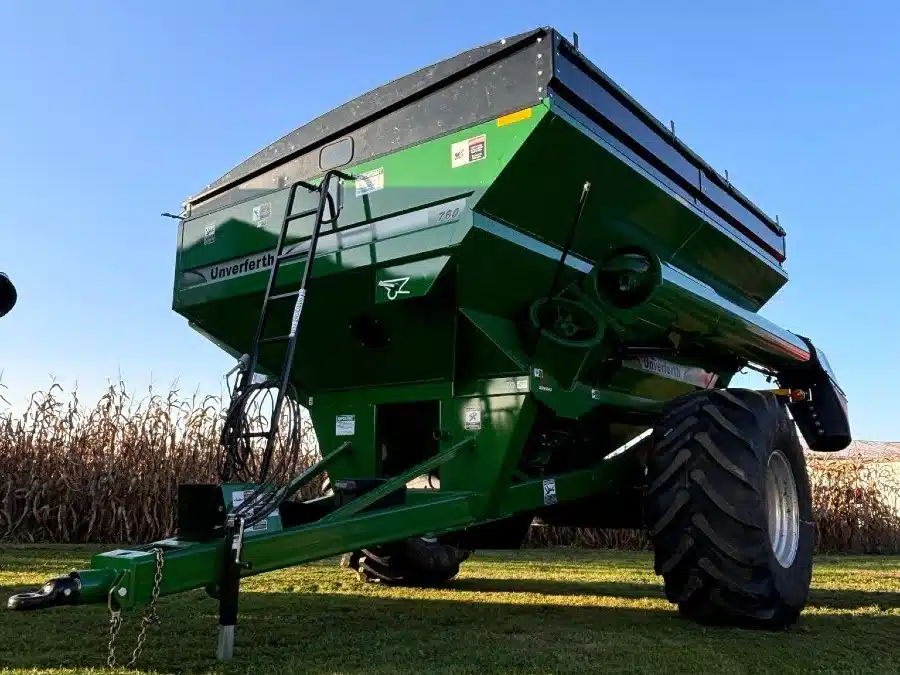 Gallery image 2 for New 2024 Unverferth 760 Grain Cart
