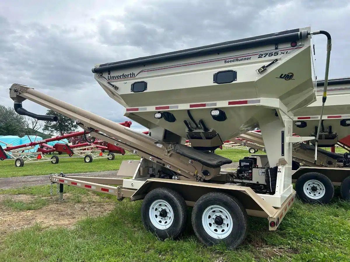 Gallery image 1 for New 2025 Unverferth 2755XL Seed Tender