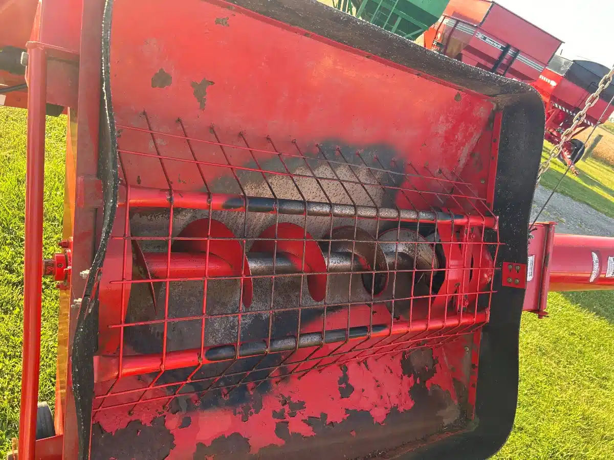 Gallery image 2 for Used 2012 Farm King 1050 Grain Auger