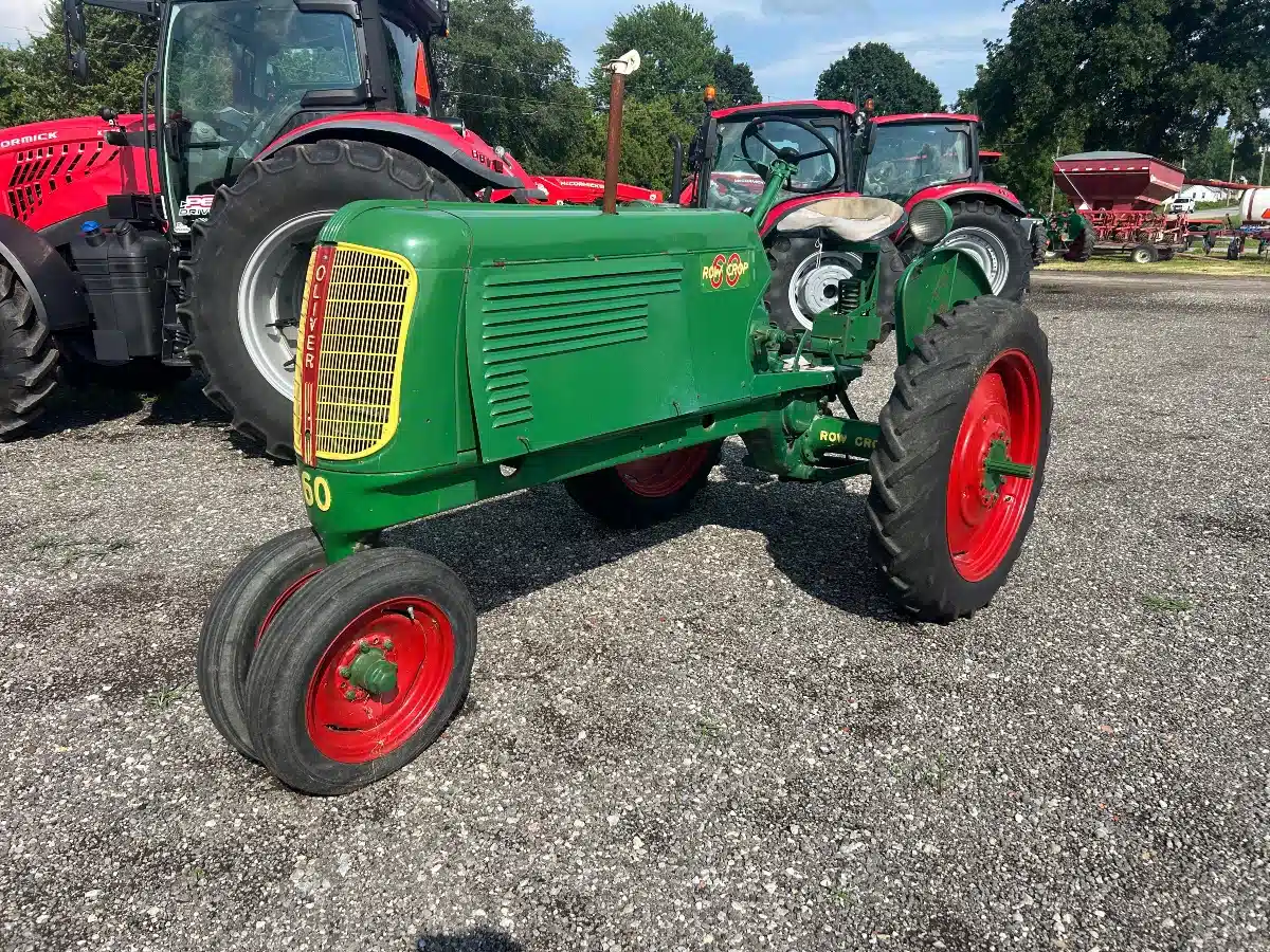 Gallery image 1 for Used Oliver 60 ROW CROP Tractor