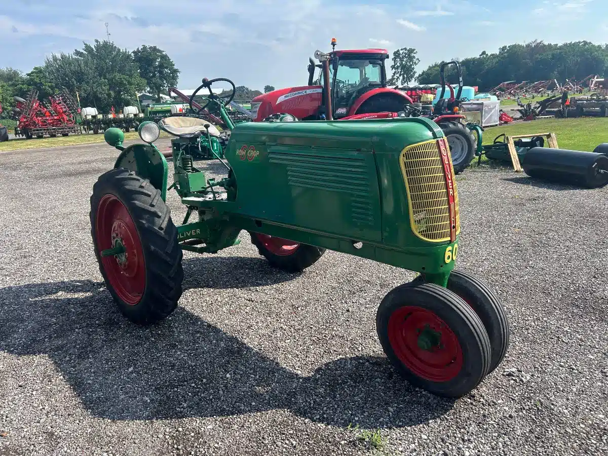 Gallery image 2 for Used Oliver 60 ROW CROP Tractor